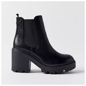 Urban Outfitters Chloe Chelsea Timeless Boots